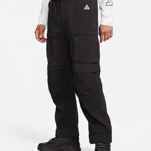 Men’s Nike ACG Smith Summit Cargo Pants Black FN0428 010 Size LARGE L $195